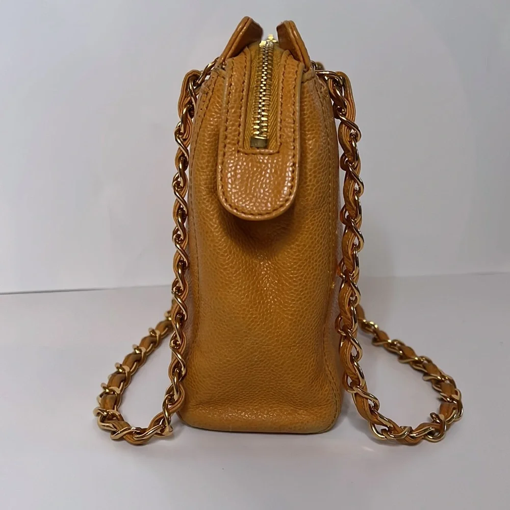 SOLD - CHANEL vintage orange caviar leather shoulder bag - Picture 4 of 16